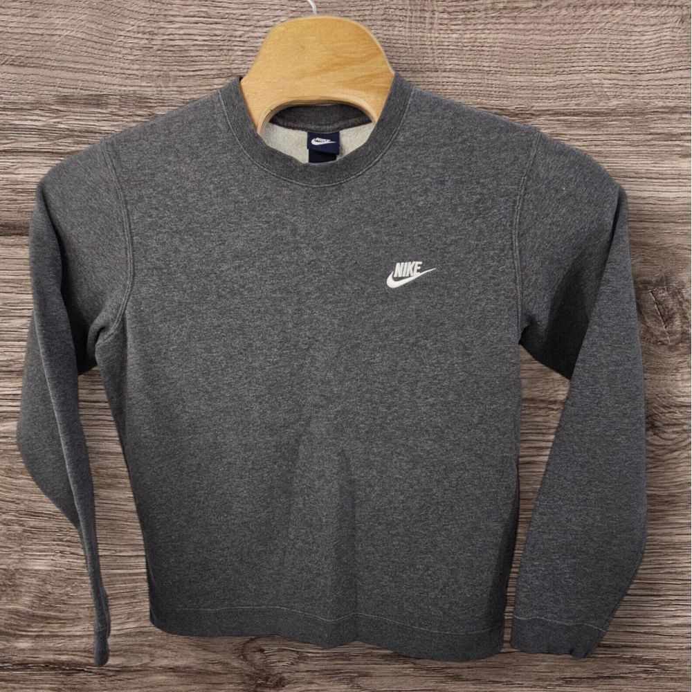 Nike Men's Sweatshirt Fleece Embroidered Logo Club Crewneck Pullover Size Medium